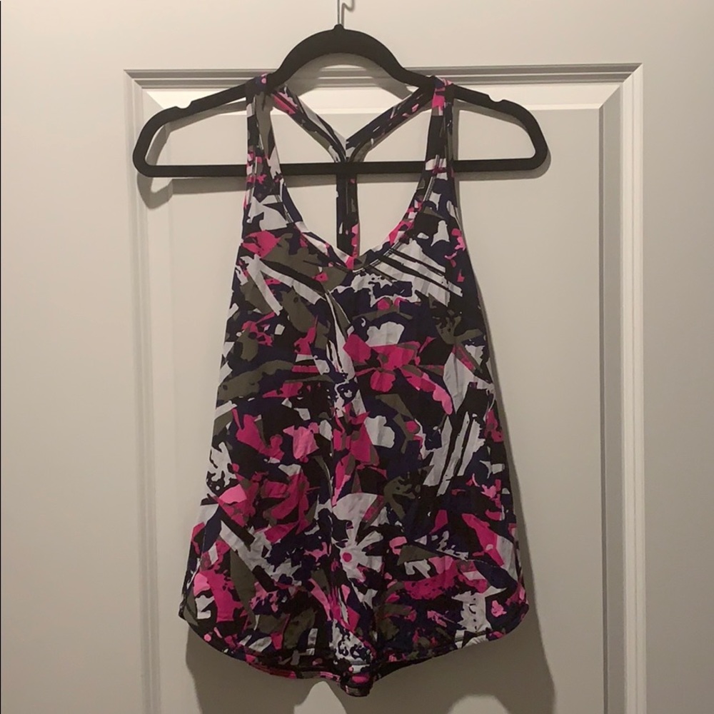 Lululemon tank fun pattern
